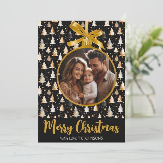 ゴールドのオーナメントが付いたパーソナライズされたクリスマスカード シーズンカード (スタンド正面)