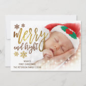 ゴールドのタイポグラフィ | 赤ちゃんの初めてのクリスマスの写真 シーズンカード (正面)