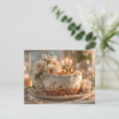 ゴールドのトッパーが付いたエレガントな50歳の誕生日ケーキ ポストカード (スタンド正面)