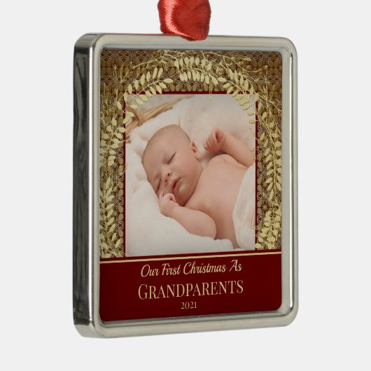 ゴールドのリースが付いたクラシックなファーストクリスマス メタルオーナメント (右)