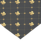 ゴールドの四葉のクローバー ショートテーブルランナー (コーナー)