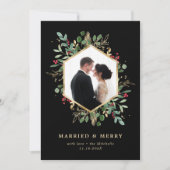 ゴールドの幾何学的な装飾と緑のクリスマスツリーの 新婚夫婦のためのメリーな写真 シーズンカード (正面)