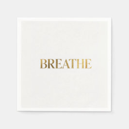 ゴールドの文字で"breathe"と綴られたミニマリストなタイポグラフィ スタンダードカクテルナプキン