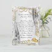 ゴールドの結婚指輪とハートの招待状 招待状 (スタンド正面)