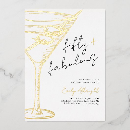 ゴールドの線画でスタイリッシュな「Fifty and Fabulous」スクリプト 箔招待状 (正面)