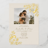 ゴールドの花飾り付きウェディング 箔招待状 (正面)