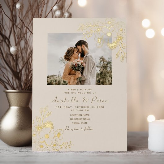 ゴールドの花飾り付きウェディング 箔招待状