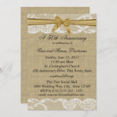 ゴールドの蝶結び付きの麻とレースの50周年記念 招待状 (正面/裏面)