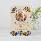 ゴールドは洗練と高級感を、濃い青はお祝いと特別感を表すため、誰にでも合う明るい色の誕生日招待状 招待状 (スタンド正面)