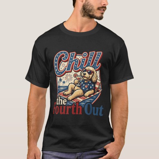 ゴールドゥードル好きのための面白い独立記念日デザイン Tシャツ (正面)