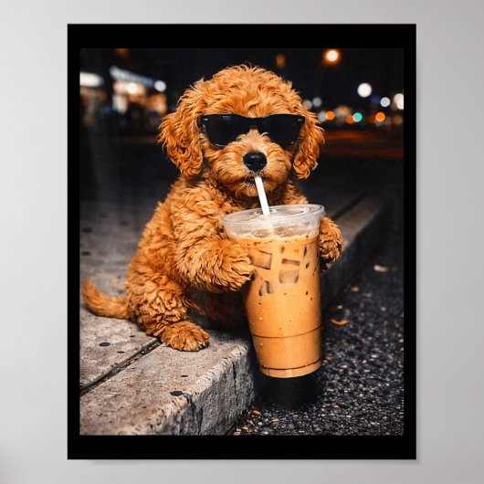 ゴールドエンドゥードルがアイスコーヒーを飲む面白い動物のミーム ポスター (正面)
