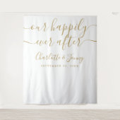 ゴールドシグネチャースクリプト ウェディング フォトブース バックドロップ タペストリー (正面)