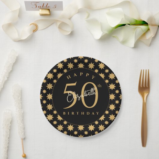 ゴールドスターの50歳の誕生日カスタムネーム ペーパープレート (ウェディング)