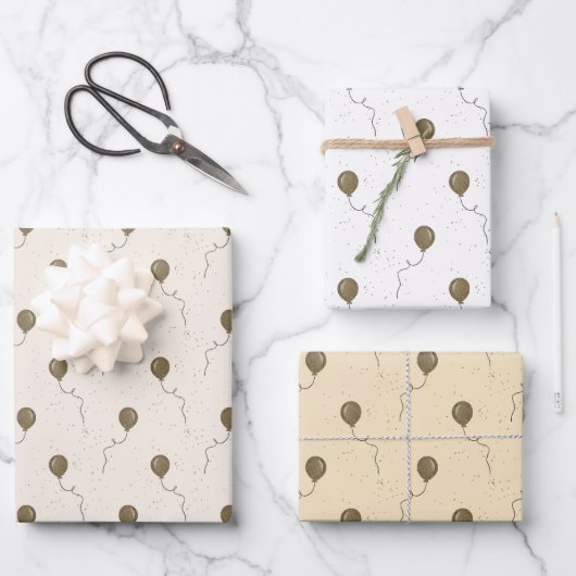 ゴールドバルーンとスパークリーな空のウェディング ラッピングペーパーシート (正面)