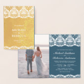ゴールドフォイルダスティブルーホワイトレース結婚式招待状 箔カード (ディスプレー)