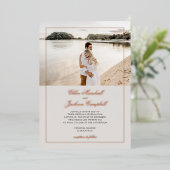 ゴールドフォイル&ベージュミニマリストエレガントな結婚式 箔招待状 (立ち正面)