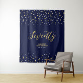 ゴールド＆ネイビー70歳の誕生日パーティー背景 タペストリー (インサイチュ)