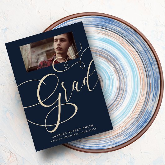 ゴールド & ネイビー モダン タイポグラフィー 卒業写真 卒業生 招待状