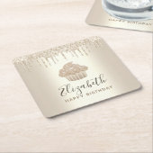 ゴールド モノグラム 名前 カップケーキ グリッター ドリップ スクリプト スクエアペーパーコースター (アングル)