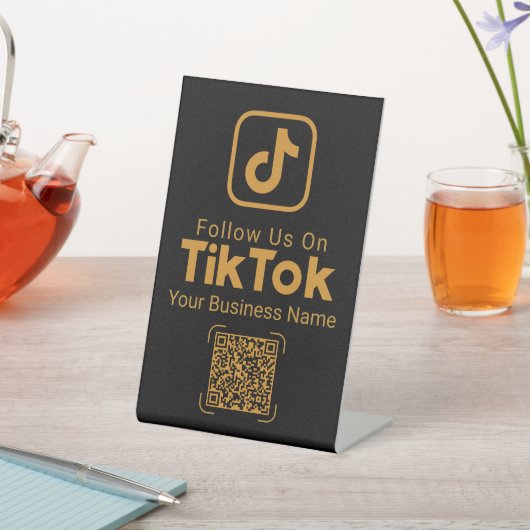ゴールドTikTokフォローQRコード付ビジネス名表示 台座サイン (インサイチュ)