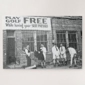 ゴ遊ルフフリー(スーツを押しながら) ジグソーパズル (横)