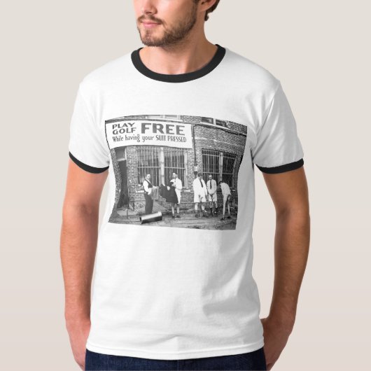 ゴ遊ルフフリー(スーツを押しながら) Tシャツ (正面)