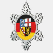 サアランドスノーフレークペーターのクリスマスオーネームの国旗 スノーフレークピューターオーナメント (右)