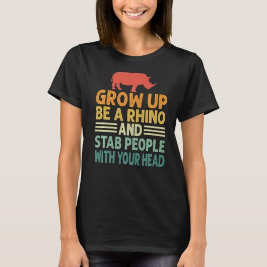 サイのように成長し、頭で人を刺す Tシャツ (正面)