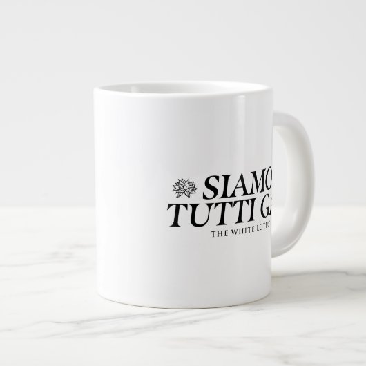 サイアモトゥッティゲイ – ザホワイトロータス ジャンボコーヒーマグカップ (正面右)