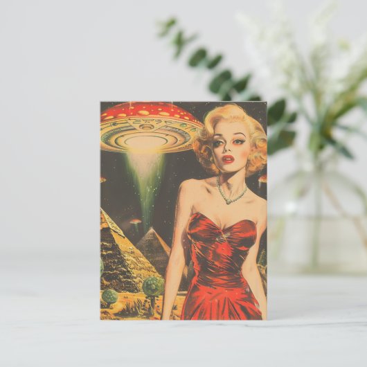 サイエンスフィクションファンタジーエイリアンブロンドウーマンインレッドドレス ポストカード (スタンド正面)