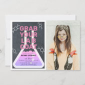 サイエンスフラスクシャルボードガールピンク写真誕生日 招待状 (正面)