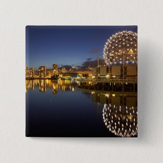 サイエンスワールドとCBDがFalse Creekに映る 缶バッジ (正面)