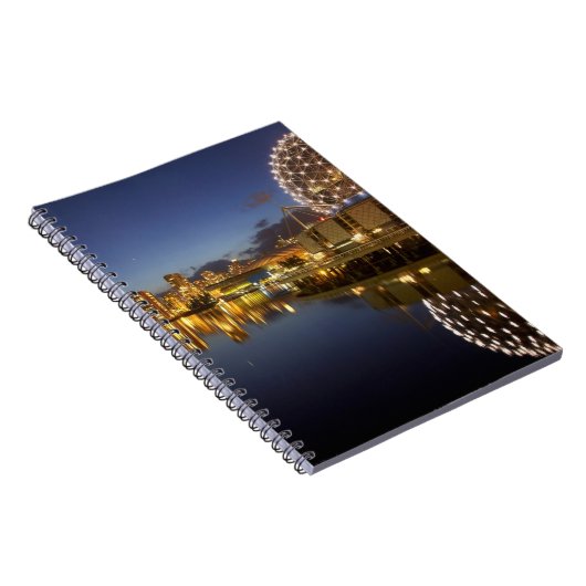 サイエンス·ワールドとCBDは、ファース·クリークに映し出された。 ノートブック (右側)