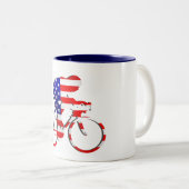 サイクリストの自転車のギアを循環させるアメリカ米国 ツートーンマグカップ (正面右)