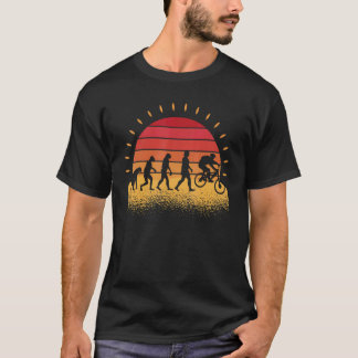 サイクリストバイクもしくは自転車に乗る人サイクリングロードバイクサイクリング進化 Tシャツ