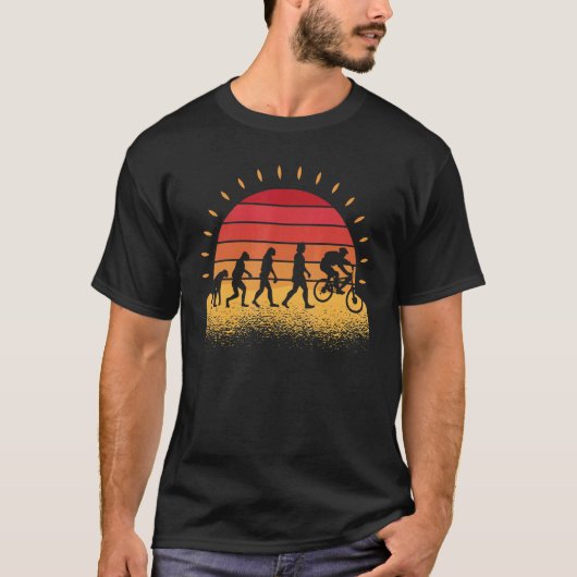 サイクリスト バイカー 自転車 ロードバイク サイクリング 進化 Tシャツ (正面)
