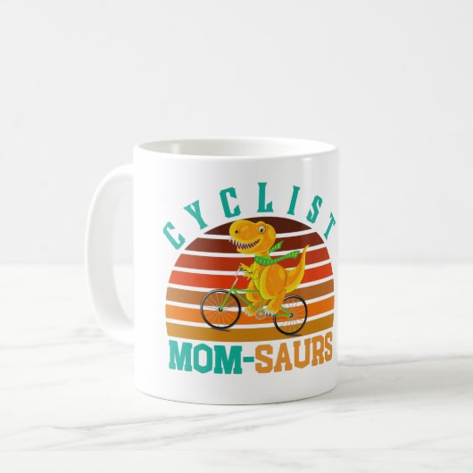 サイクリストMOM-SAURS – 母の日TレックスDINO MOM コーヒーマグカップ (正面左)
