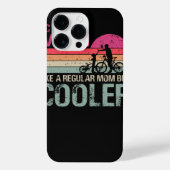 サイクリングの母は普通の母のようにクールしかしTシャツ iPhoneケース (裏面)
