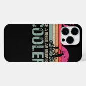 サイクリングの母は普通の母のようにクールしかしTシャツ iPhoneケース (裏面横)