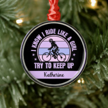 サイクリング女の子は保自転車を上げる