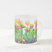 サイケデリックなチューリップの庭のマグ フロストグラスマグカップ (正面右)