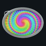 サイケデリックなレトロの絞り染めのヒッピー 卵形バックル<br><div class="desc">この素晴しい設計特微タイ染められたパターンの色の明るく、渦巻形のな虹。 それはおもしろい、60年代、70年代およびサイケデリックな色を愛するボヘミア人/平和愛好のヒッピーのためのレトロのデザインです。</div>