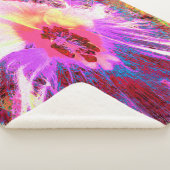 サイケデリックトリップ（幻覚体験）のような虹色ハイビスカス シェルパブランケット (3/4)