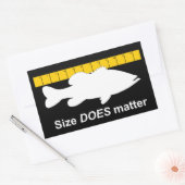 「サイズが重要」 – ベースおもしろい魚釣り 長方形シール (封筒)
