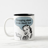 サイズのドロップは非常に多くのおもしろい ツートーンマグカップ (左)