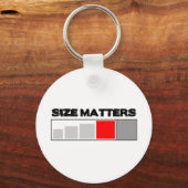 サイズの問題 – ジオキャッシュ物 キーホルダー (正面)