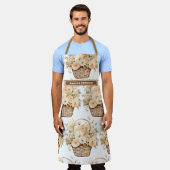 サイズ大ガーリー桃フローラバスケットプリントエプロン エプロン (着用した状態)