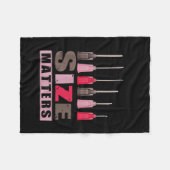 サイズS – 労おもしろい働日レンチデザインシール フリースブランケット (正面(横))