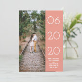 サイドエレガントスイープフォト日付の保存 |コーラル セーブザデート (スタンド正面)