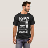 サイバーセキュリティの女王 Tシャツ (正面フル)